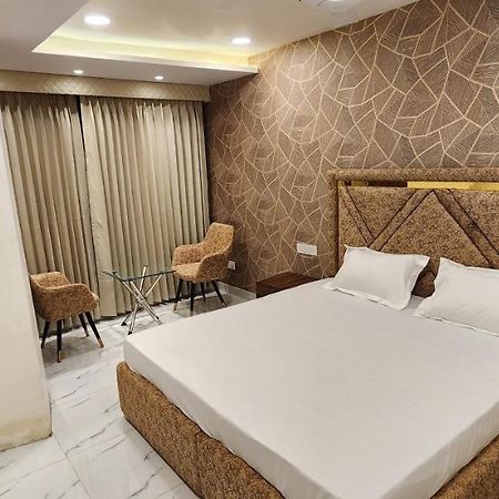 Ovel Hotel Ludhiana Bagian luar foto
